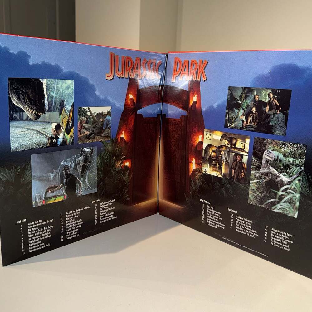 Jurassic Park Letterboxed Edition Laserdisc Box Set - Picture 2 of 6
